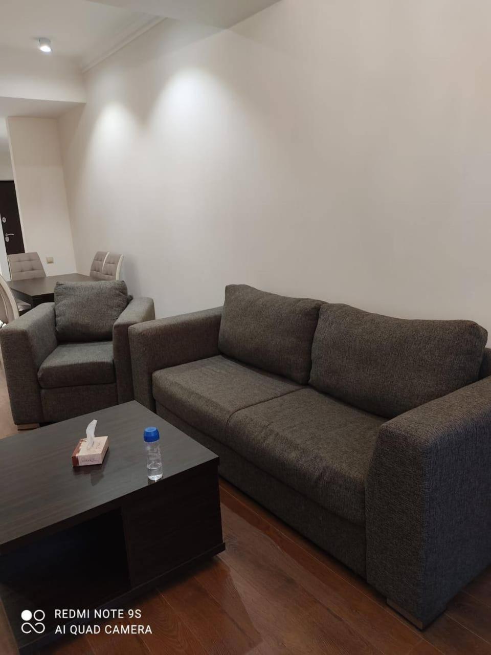Hotel & Apartments California Єреван Екстер'єр фото